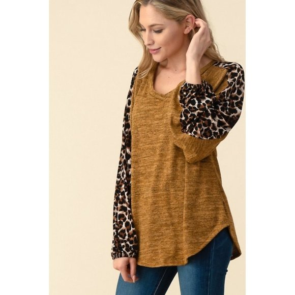KNIT V NECK LEOPARD Women Long Sleeve Top - Picture 4 of 9